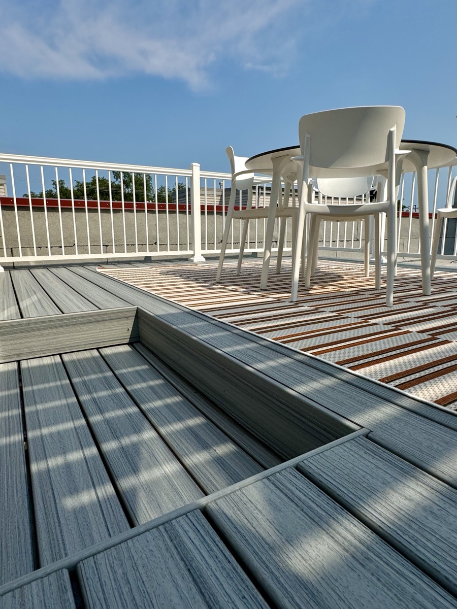 Compact Deck with Aluminum Louvered Pergola — 4 of 6