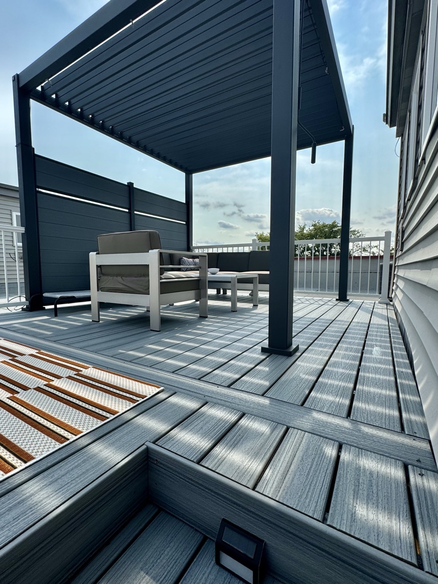 Compact Deck with Aluminum Louvered Pergola — 6 of 6
